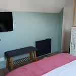 Proche Zenith & Polyclinique Apartman *