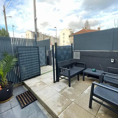 Apartment Proche Zenith & Polyclinique